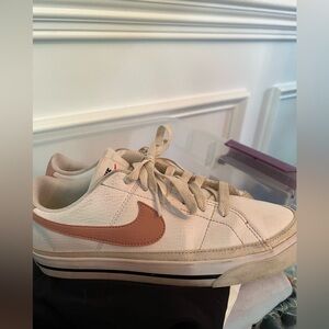 Women’s Nike Sneaker